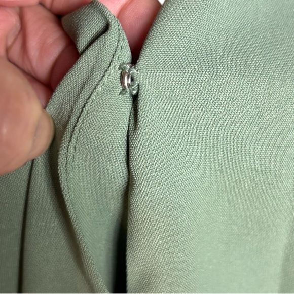 Wynne Layers 3X Elegant Green Women's Top Blouse Wrap Style QVC NWOT - Picture 4 of 8